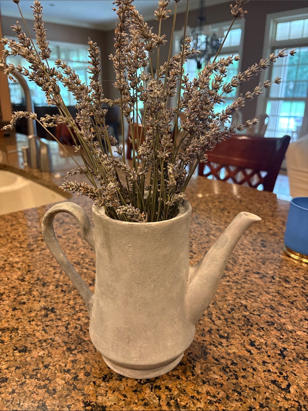 Oneida Gray Rabbit Teapot Vase - Picture 2 of 3